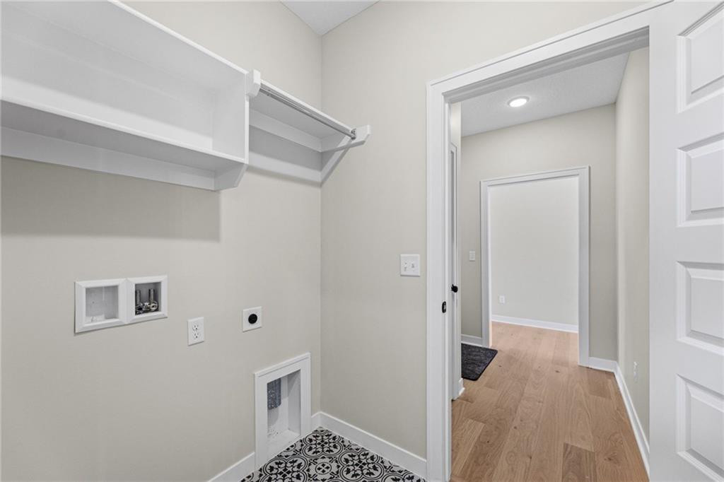 12172 Emerald Street Property Photo 9