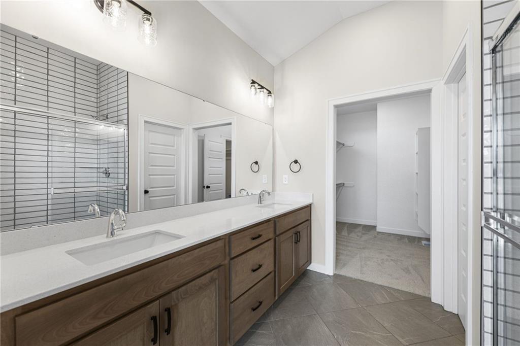 12172 Emerald Street Property Photo 11