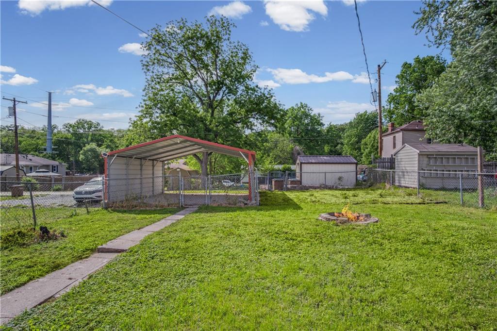 805 Price Boulevard Property Photo 6