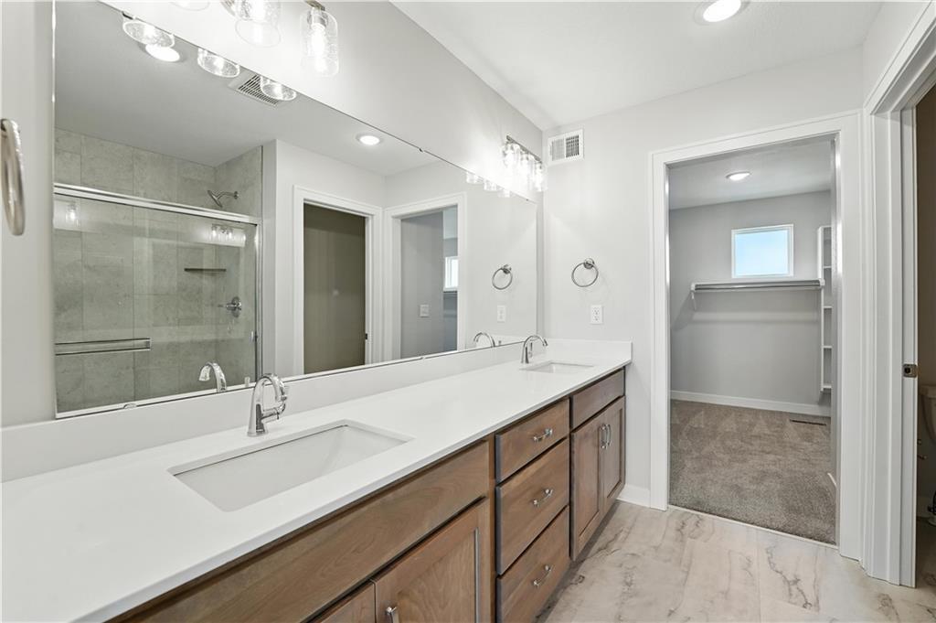 12202 S Emerald Street Property Photo 12