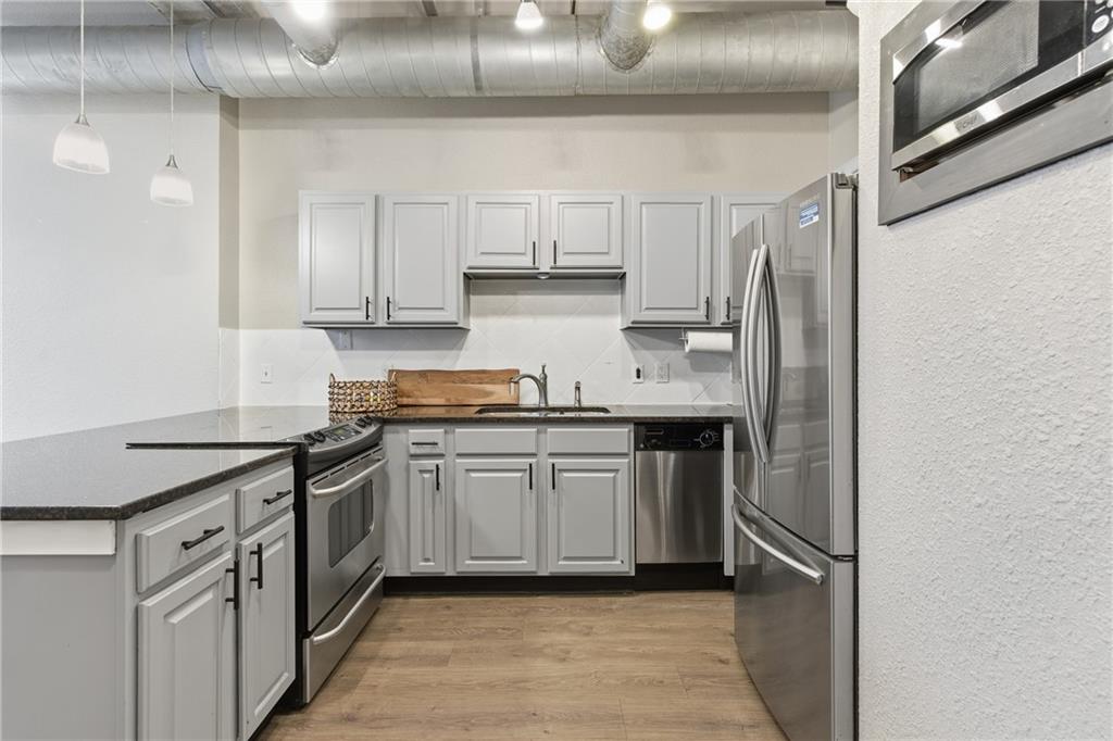 321 W 7th Street Property Photo 3