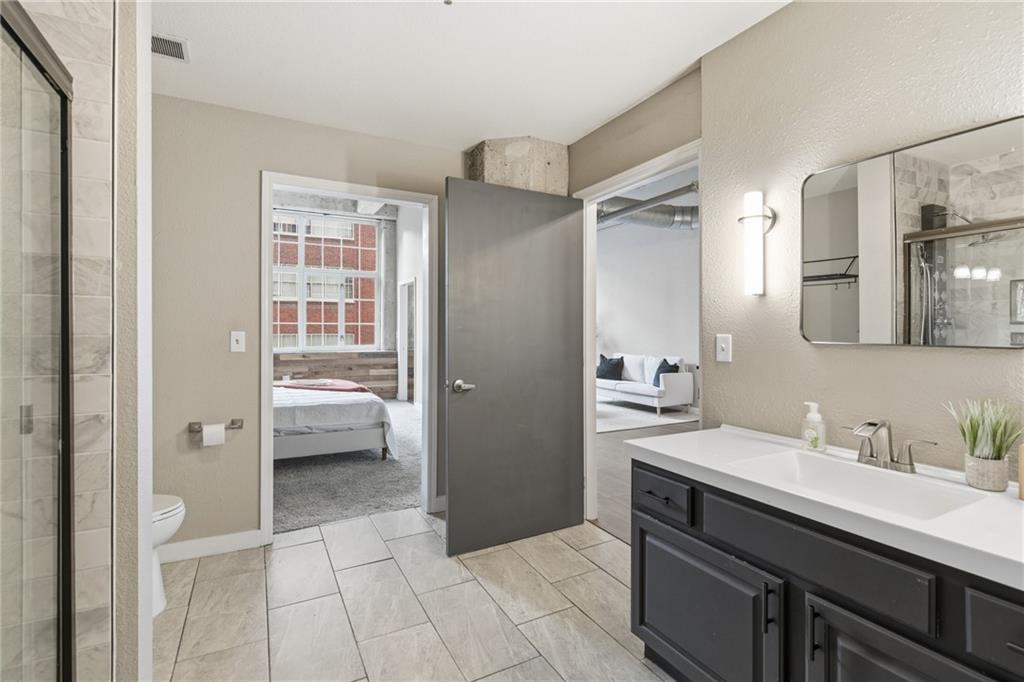 321 W 7th Street Property Photo 15