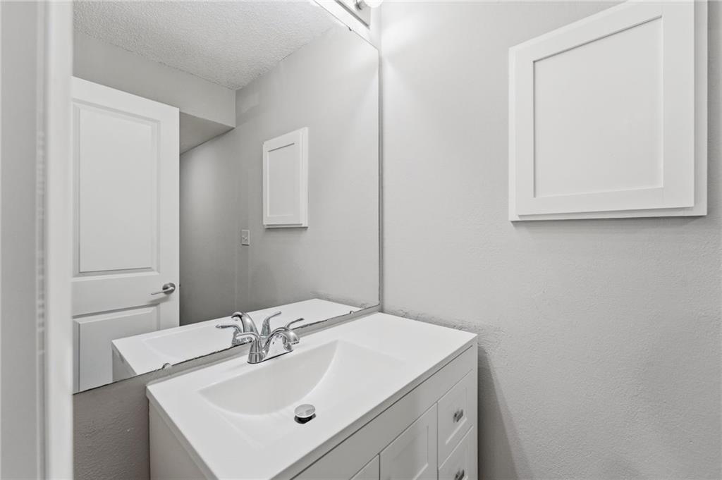 1716 E 97th Street Property Photo 11