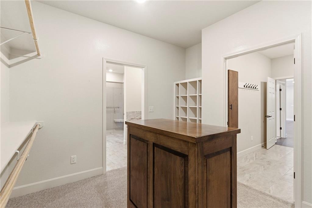 404 W 10th Street Property Photo 19