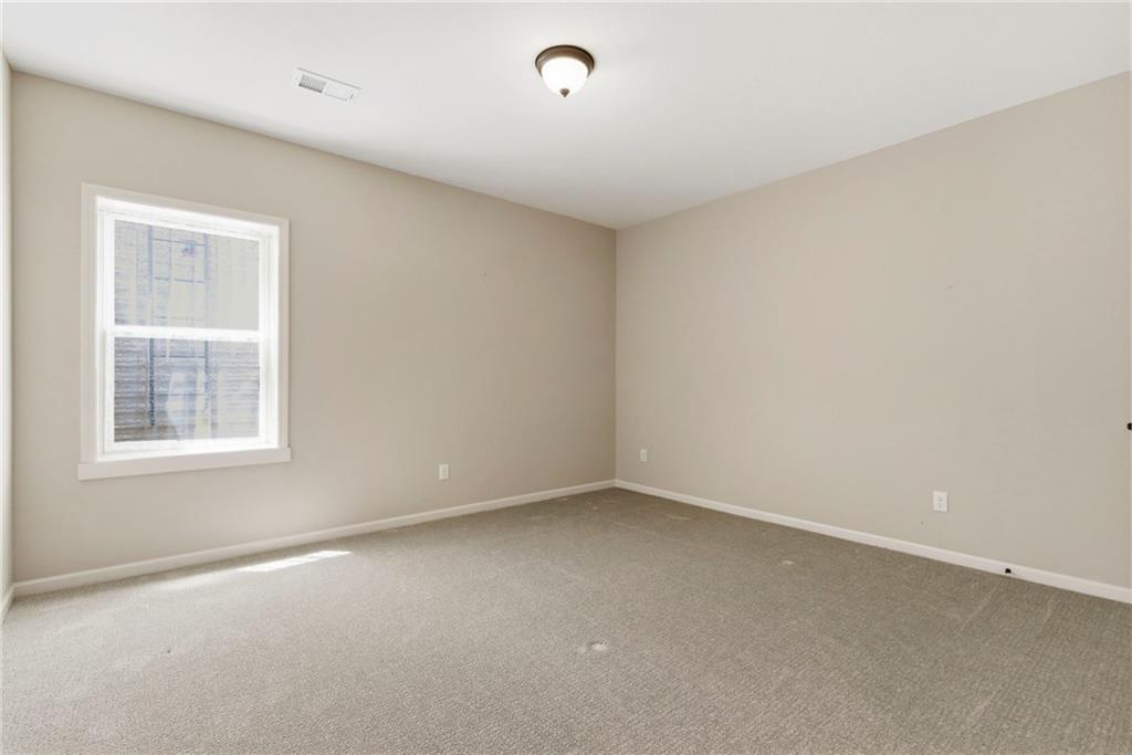 404 W 10th Street Property Photo 25