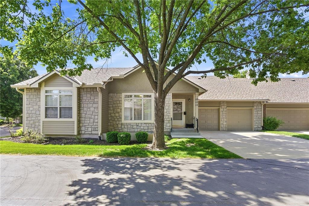 15732 S Sunset Drive Property Photo 1