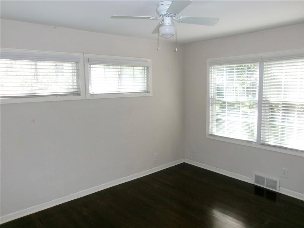 8308 State Line Road Property Photo 19