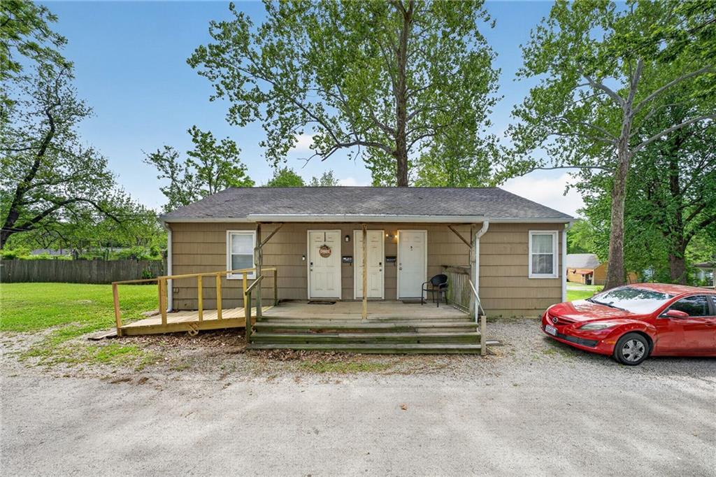 1921 S Ash Avenue Property Photo 1
