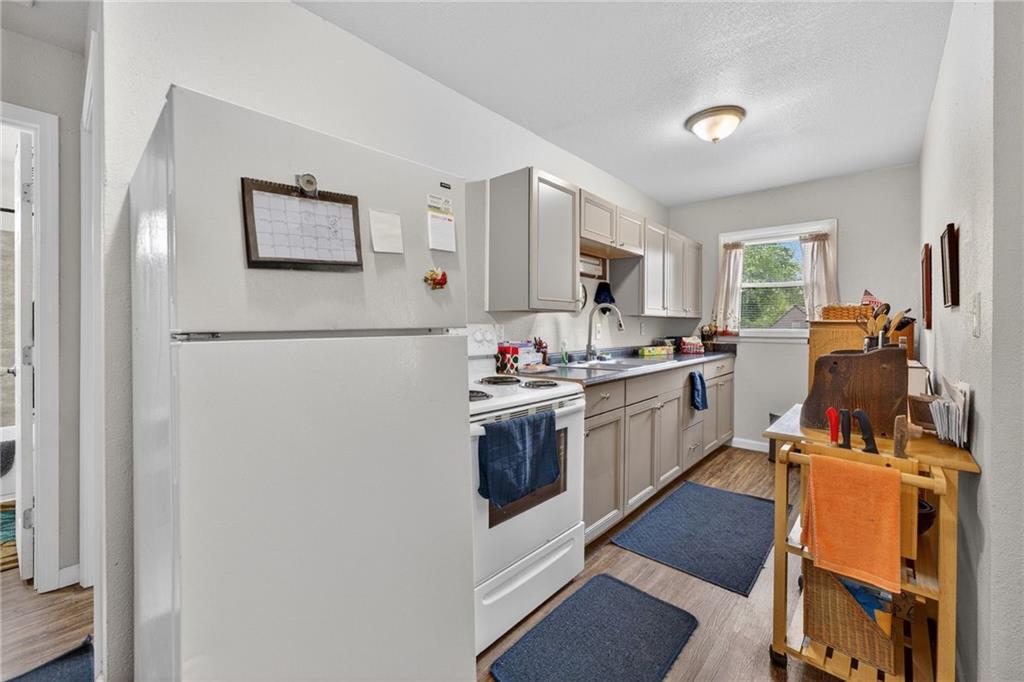 1921 S Ash Avenue Property Photo 16