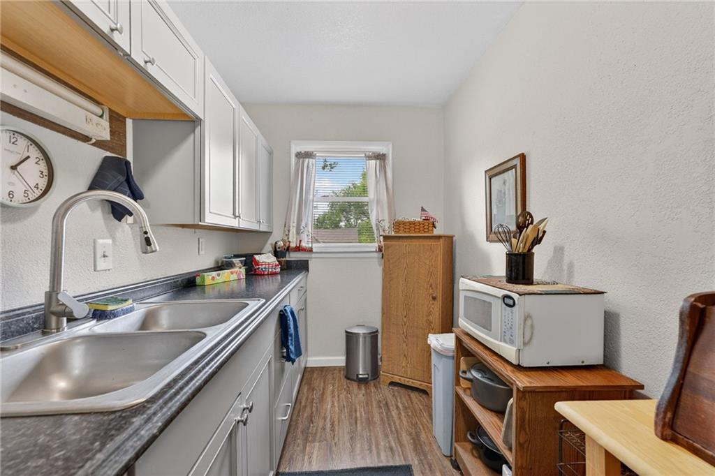 1921 S Ash Avenue Property Photo 17