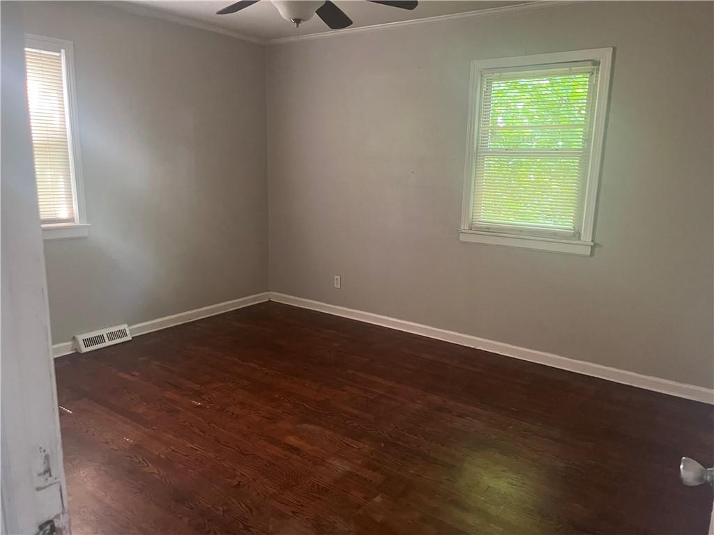 6010 E 149th Street Property Photo 4