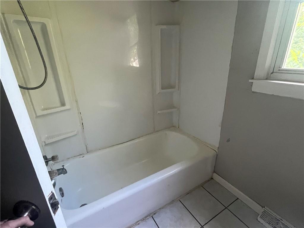 6010 E 149th Street Property Photo 8