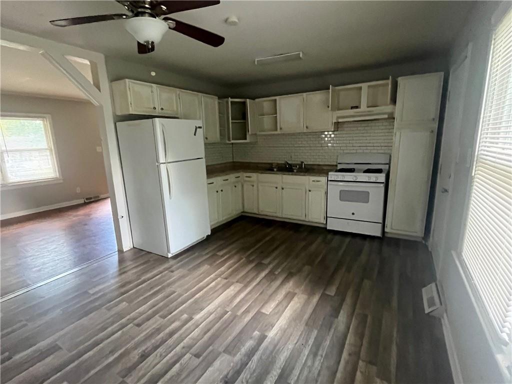 6010 E 149th Street Property Photo 11