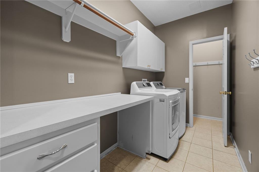 5812 Manor Lane Property Photo 19
