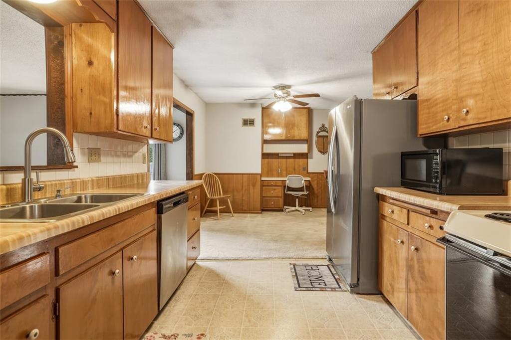5909 N Broadway Street Property Photo 10