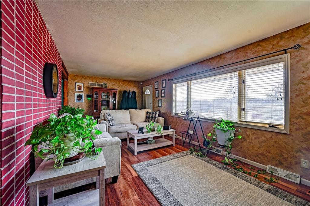 8200 Wood Avenue Property Photo 7
