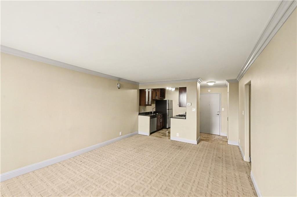 700 E 8th Street Property Photo 5