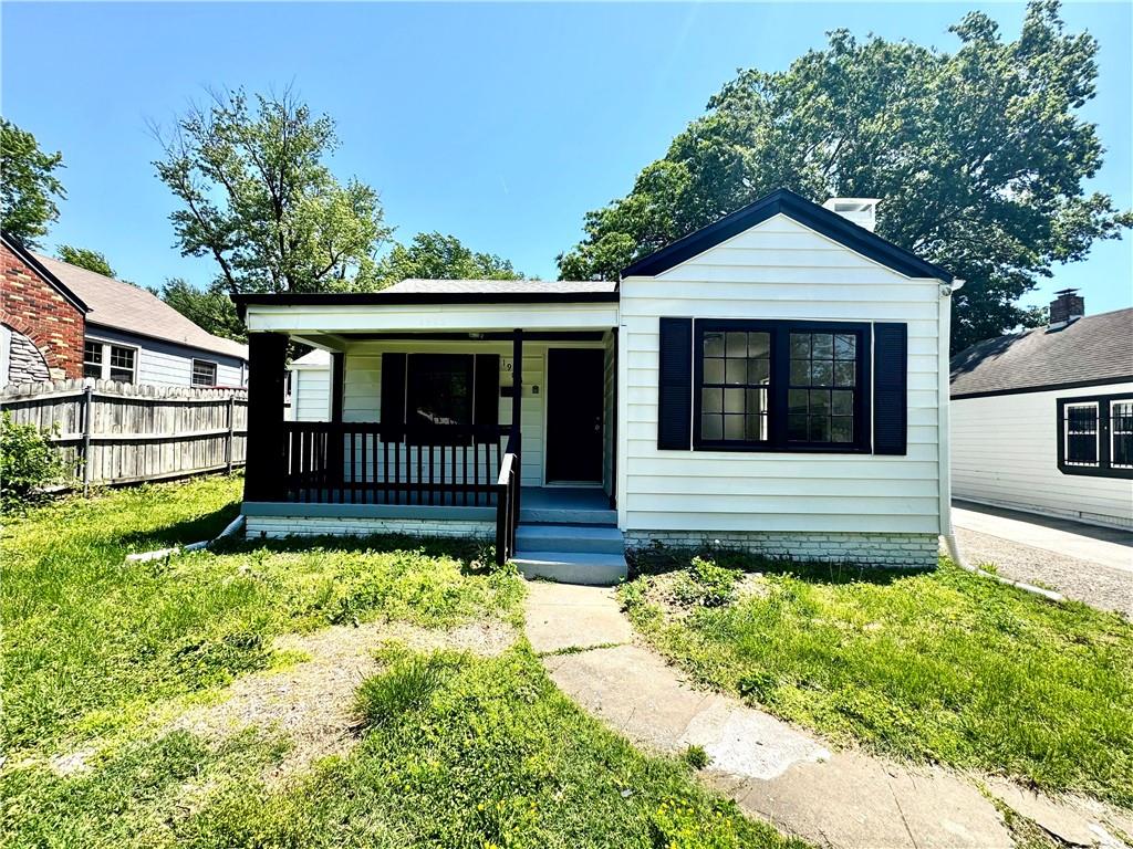 1905 S Maywood Avenue Property Photo 1