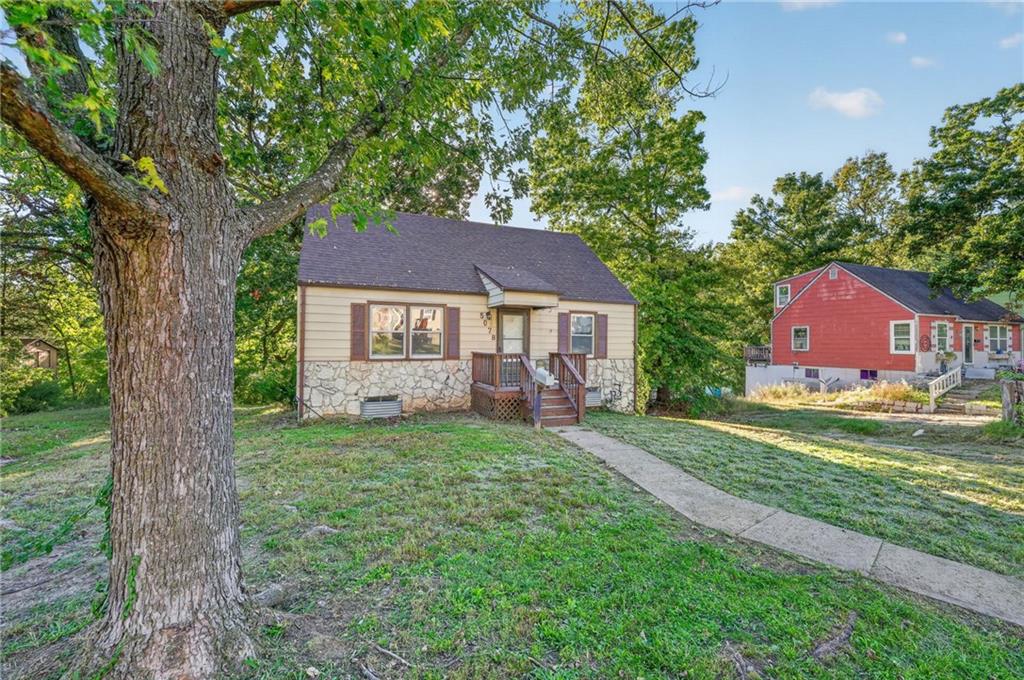5078 Glenside Drive Property Photo 2