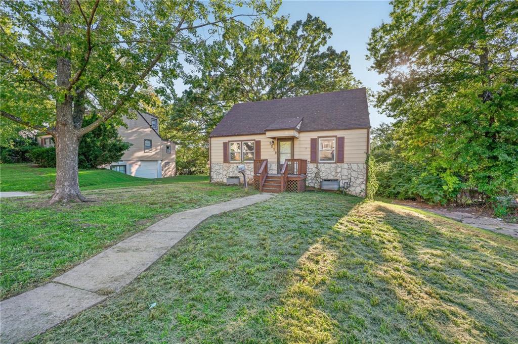 5078 Glenside Drive Property Photo 3