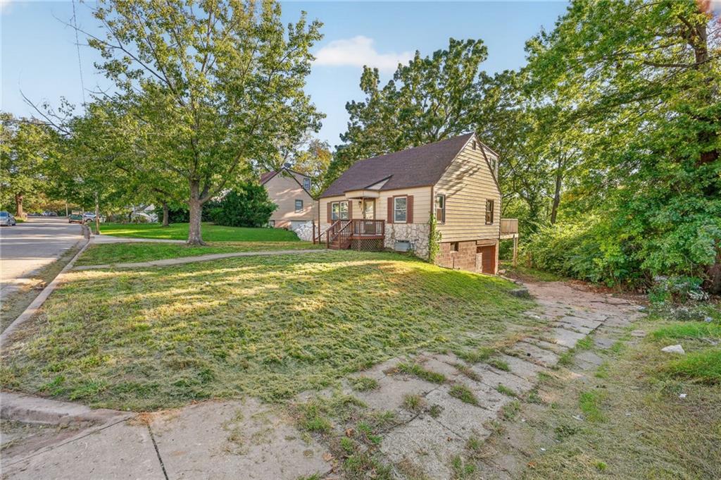 5078 Glenside Drive Property Photo 4