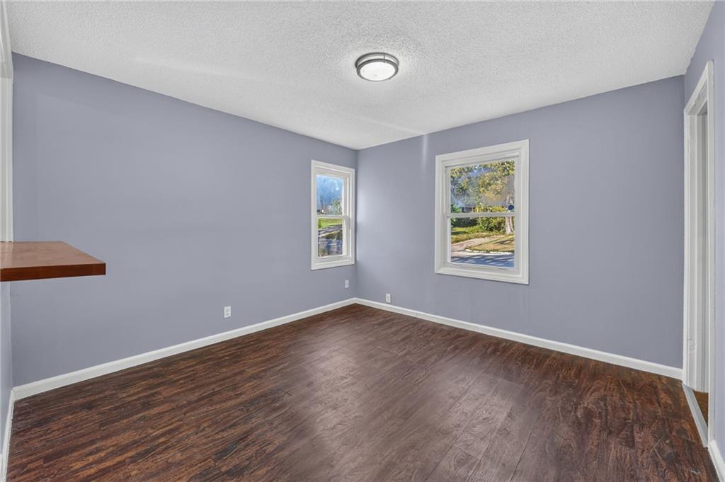 5078 Glenside Drive Property Photo 10
