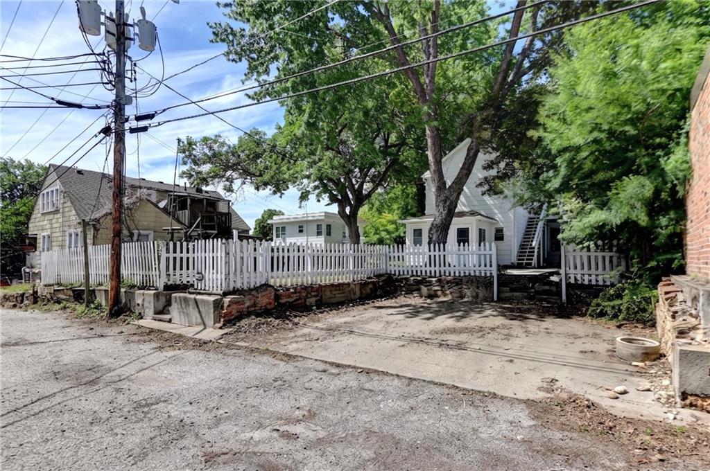 613 Chestnut Street Property Photo 4