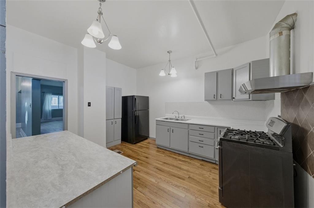 3510 Thompson Avenue Property Photo 11