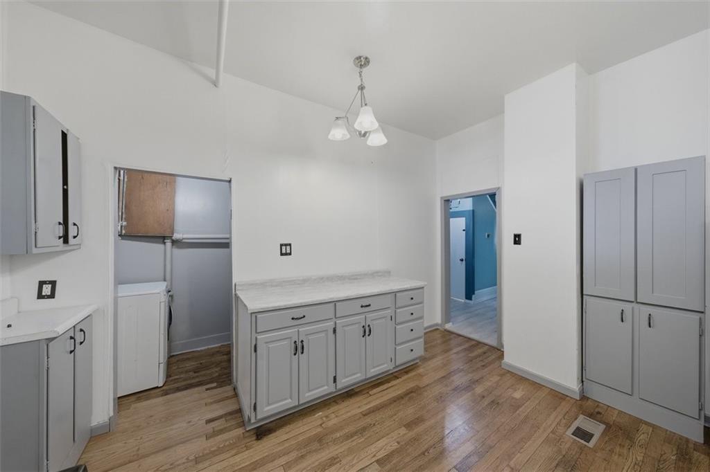 3510 Thompson Avenue Property Photo 12