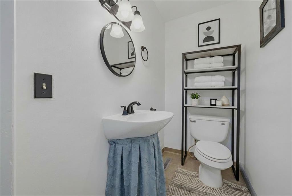3510 Thompson Avenue Property Photo 13