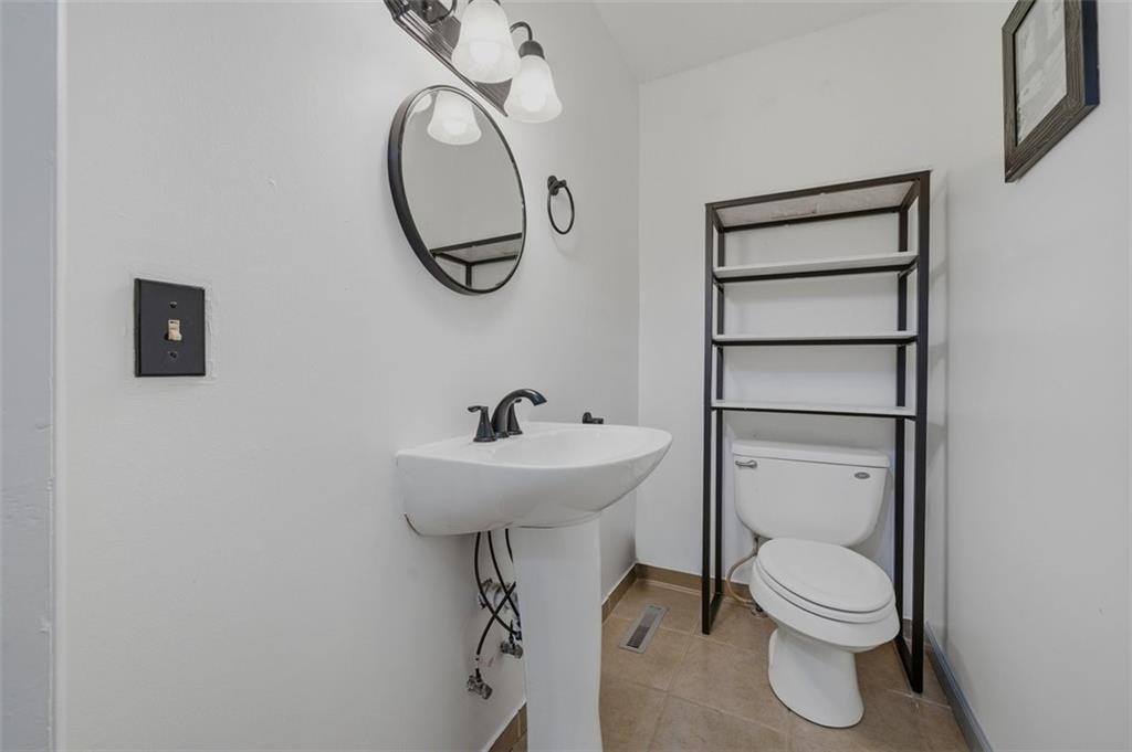 3510 Thompson Avenue Property Photo 14