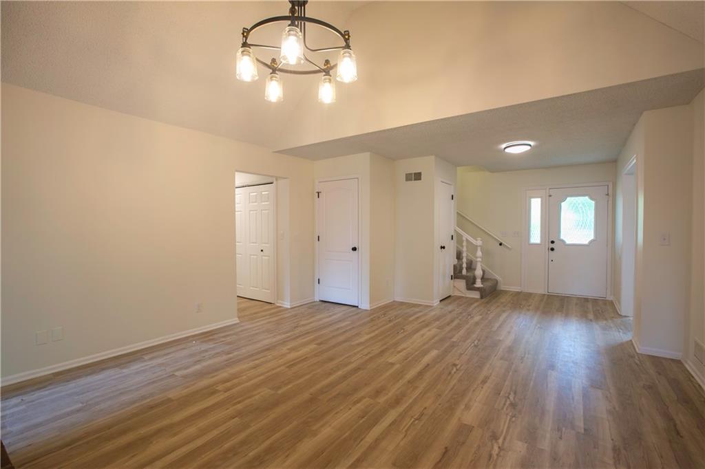 115 N Park Drive Property Photo 8