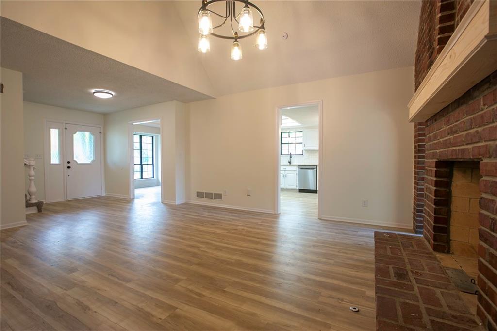 115 N Park Drive Property Photo 9