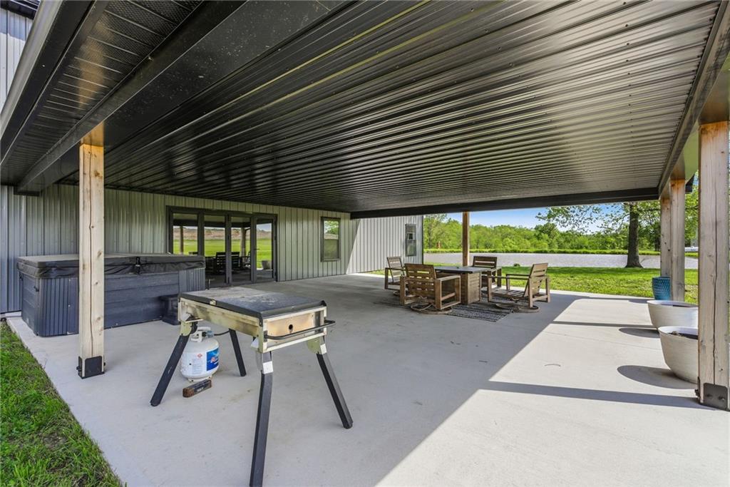 2362 Sw Us 169 Highway Property Photo 44