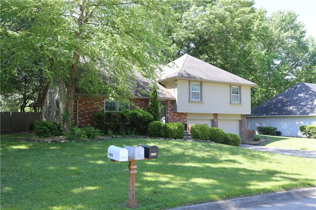 1908 Countryside Drive Property Photo 3