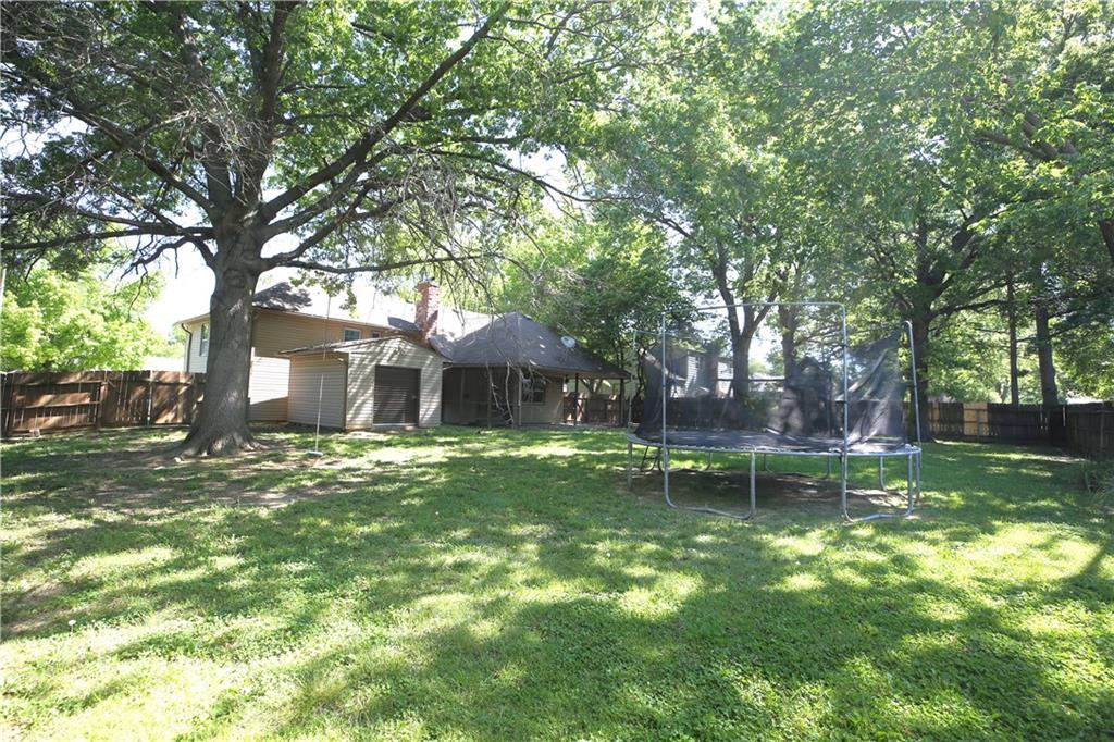 1908 Countryside Drive Property Photo 5