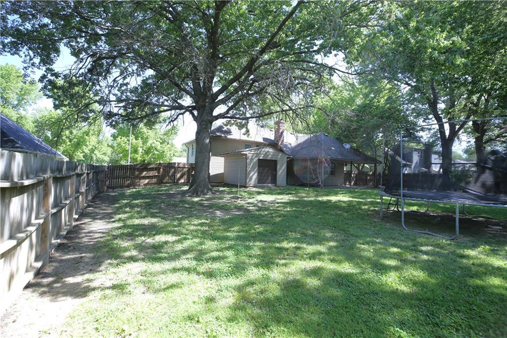 1908 Countryside Drive Property Photo 6
