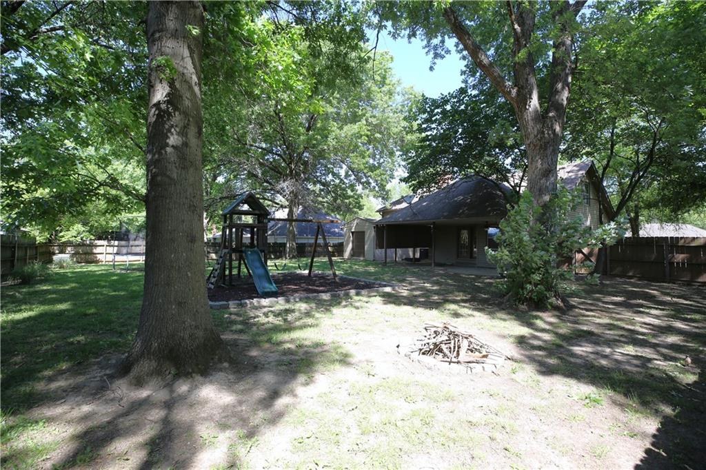 1908 Countryside Drive Property Photo 7