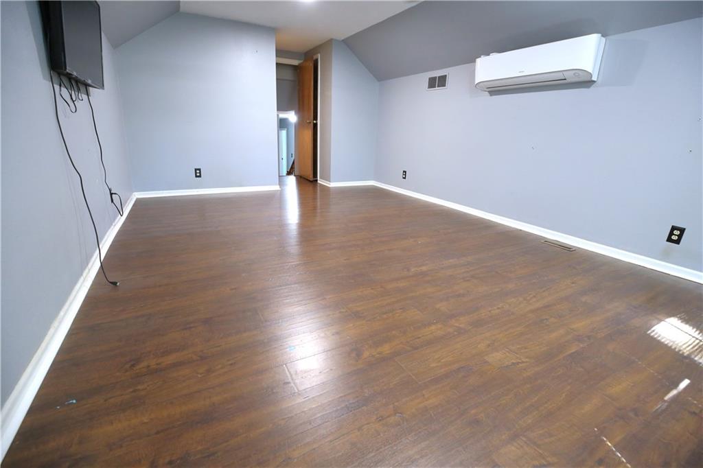 1908 Countryside Drive Property Photo 34