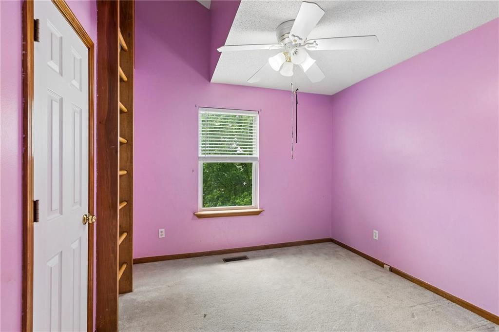 10947 N Wallace Avenue Property Photo 25