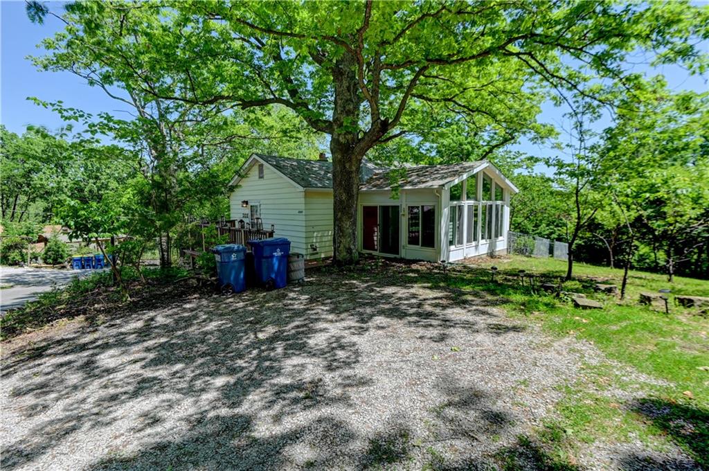 5363 Nw Wagon Trail Property Photo 2