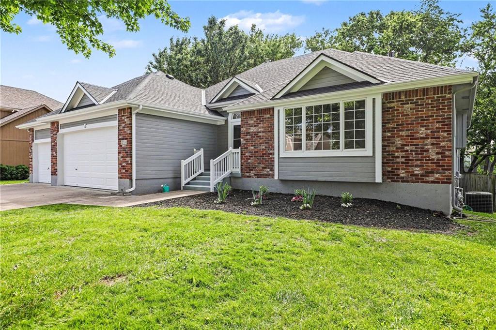 414 Eagle Glen Drive Property Photo 1
