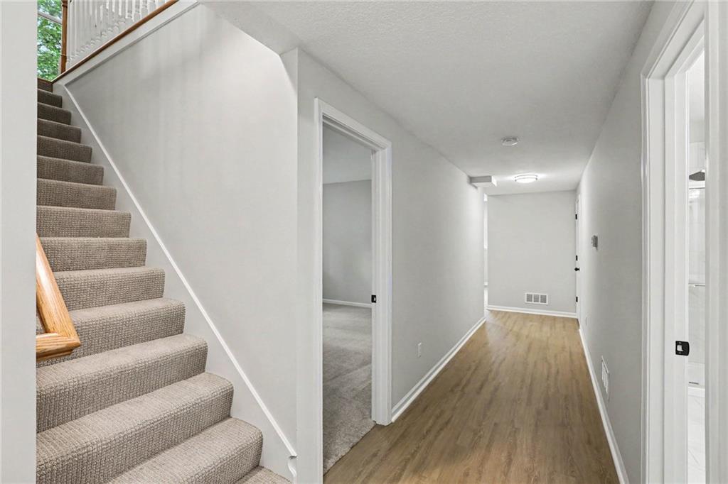 414 Eagle Glen Drive Property Photo 12
