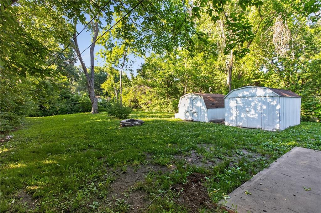 8212 E 111th Terrace Property Photo 4