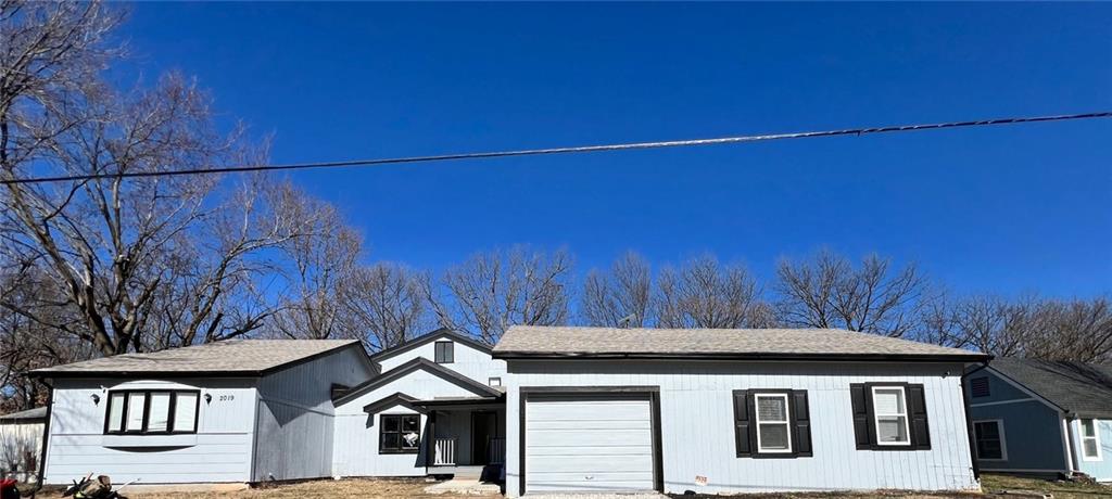 2019 Sunset Drive Property Photo 3