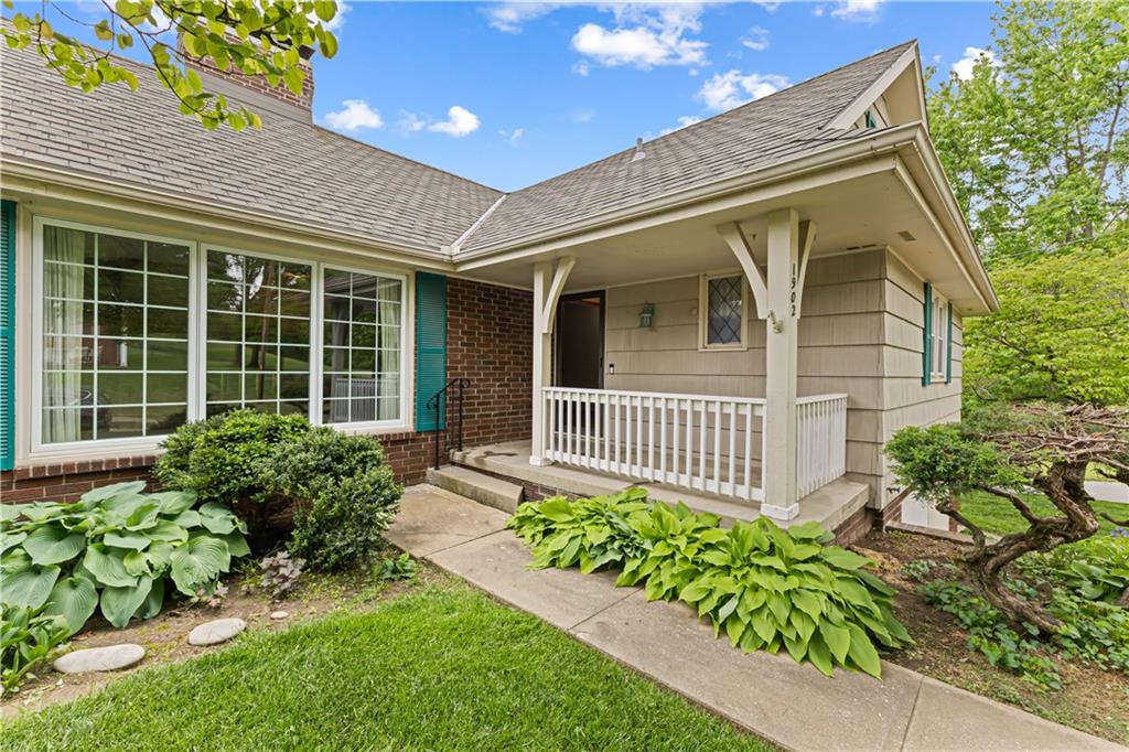 1902 Park Ridge Drive Property Photo 2