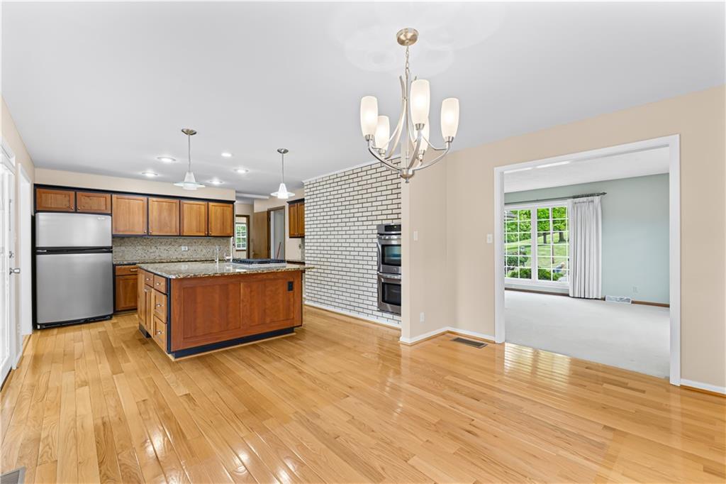 1902 Park Ridge Drive Property Photo 3