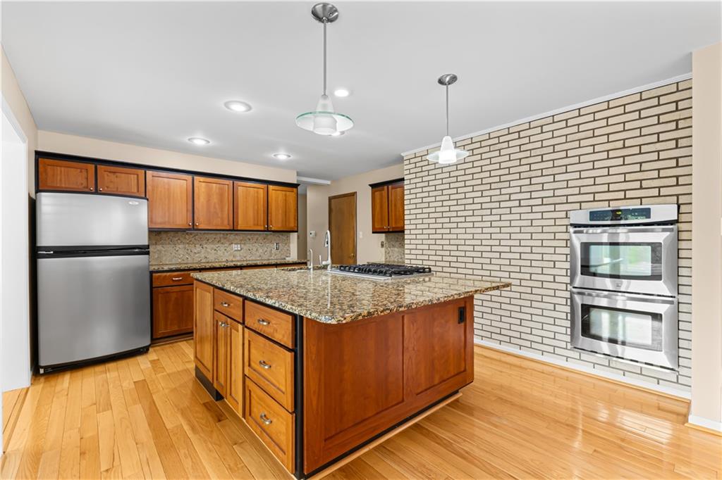 1902 Park Ridge Drive Property Photo 4