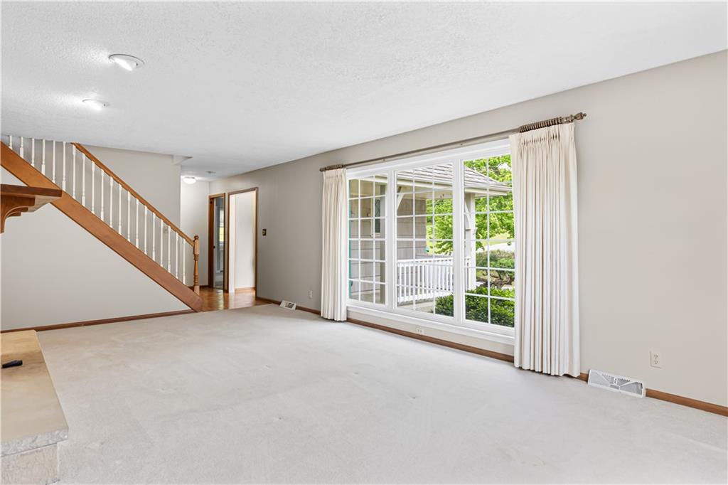 1902 Park Ridge Drive Property Photo 10