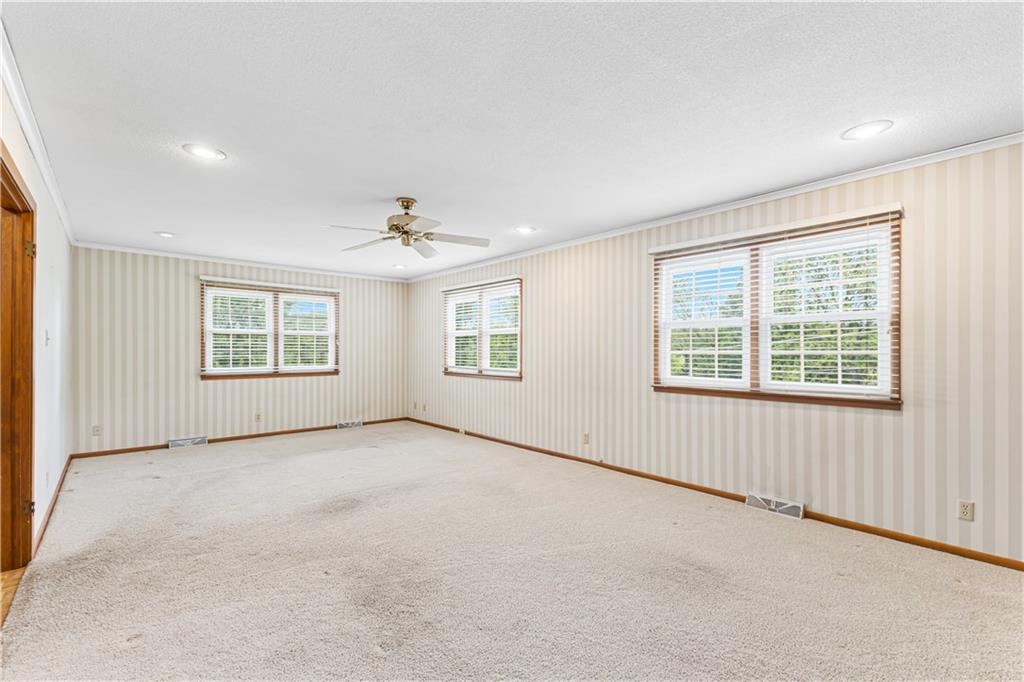 1902 Park Ridge Drive Property Photo 17